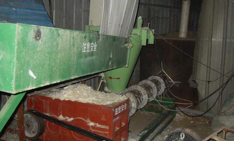 潔匠凈化·的凈工業(yè)除臭劑_羽毛粉加工腥味、苦味、惡臭味混雜，看工業(yè)除臭劑如何快速除臭！